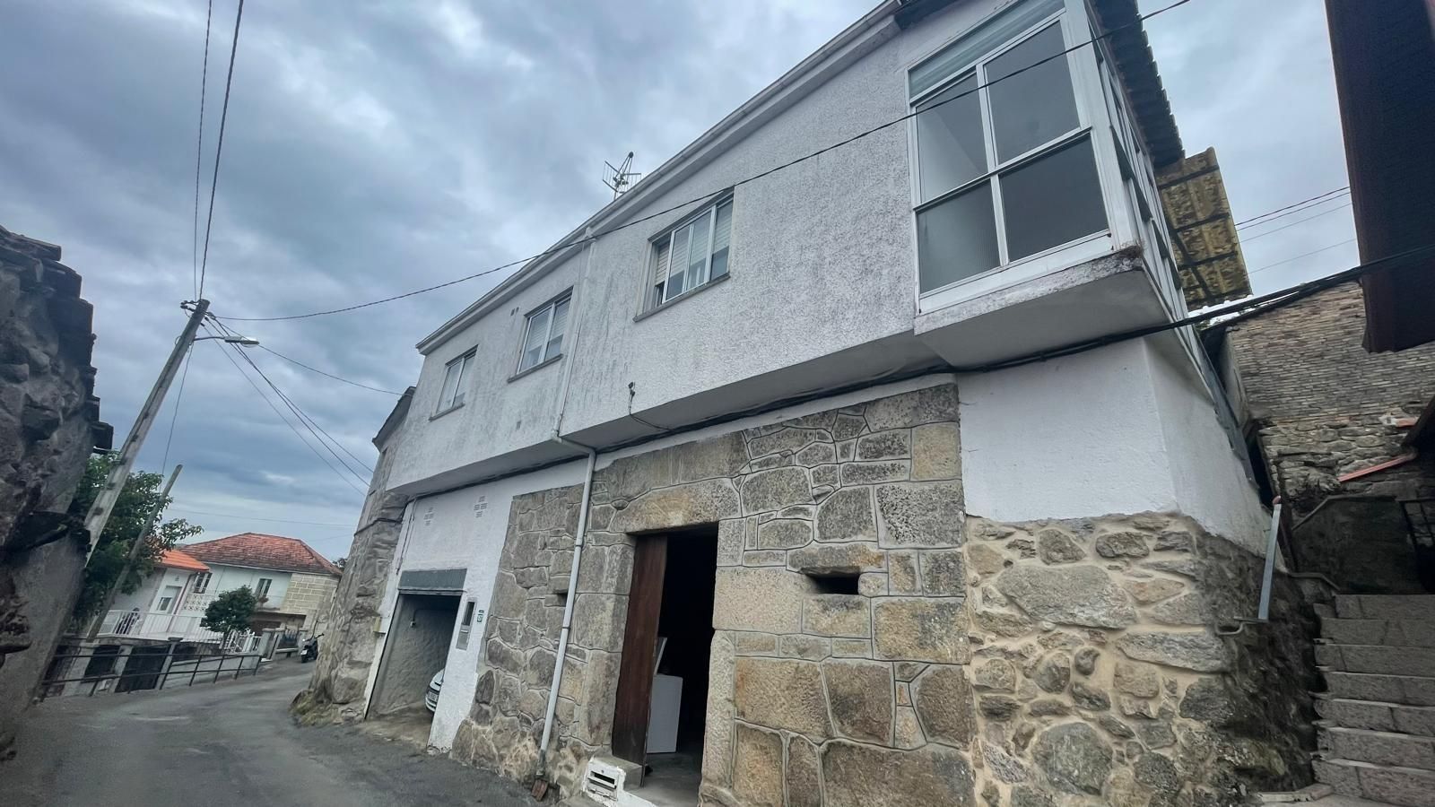 Vista exterior de Casa o xalet en venda en O Pereiro de Aguiar  amb Calefacció i Traster