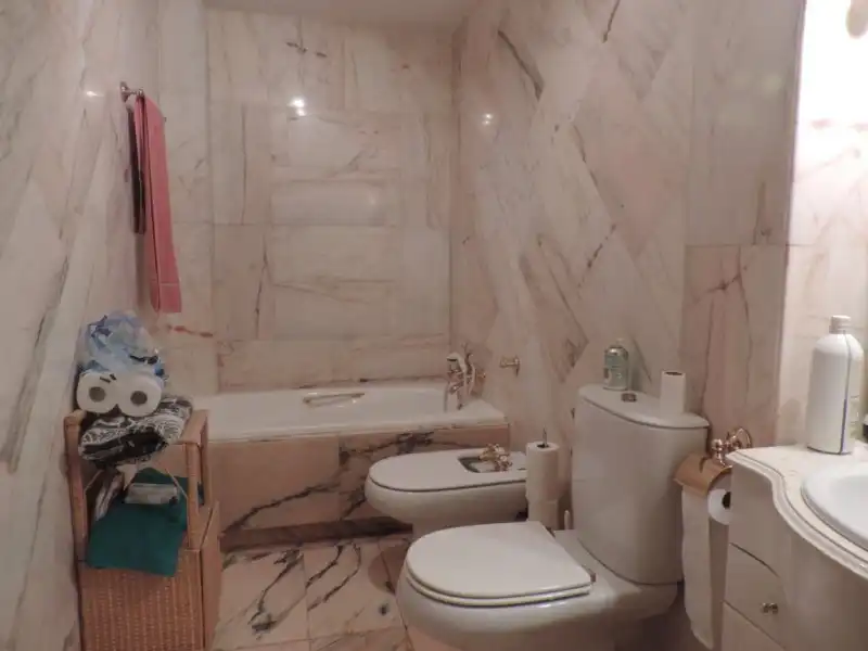 Baño de Piso en venta en Guadalajara con Calefacción, Parquet y Terraza