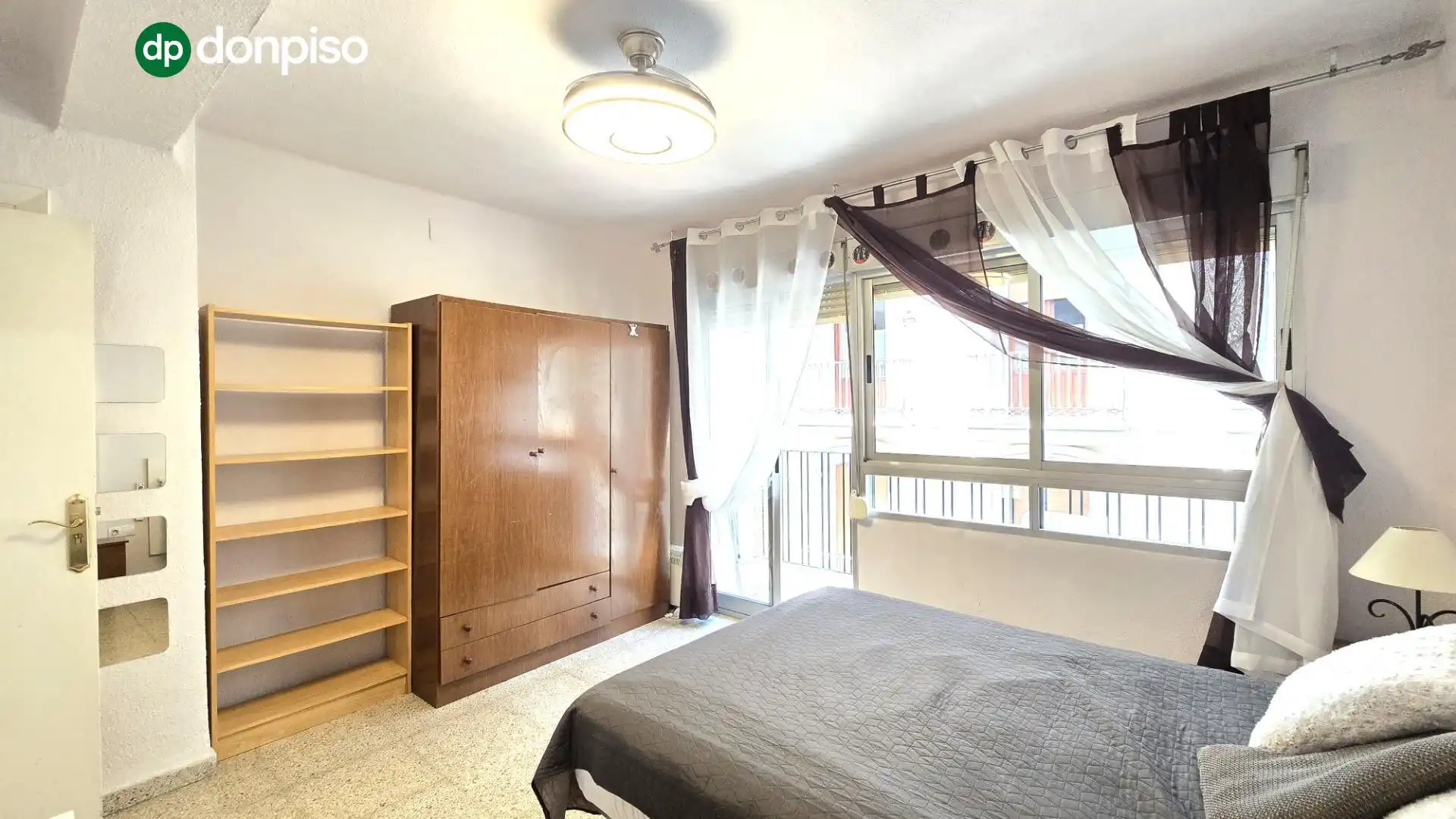 Schlafzimmer von Wohnung zur Miete in Centro