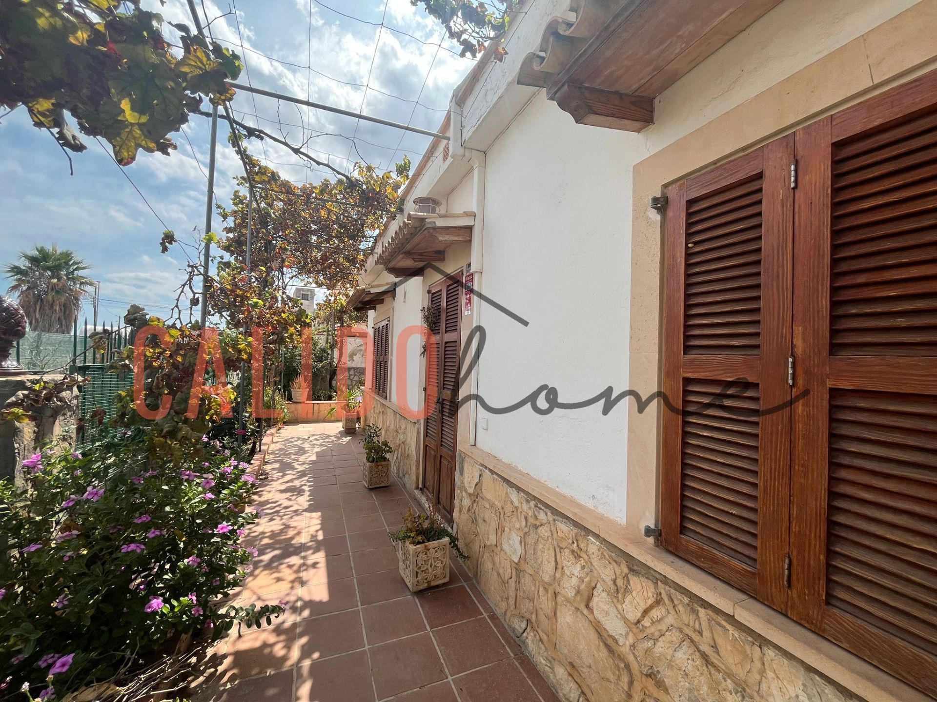Exterior view of House or chalet for sale in  Palma de Mallorca  with Air Conditioner, Private garden and Furnished