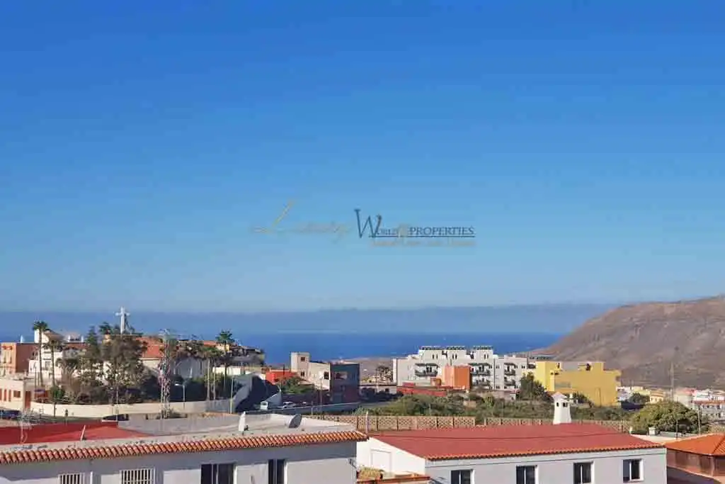 Vista exterior de Casa o chalet en venta en Arona con Terraza y Amueblado