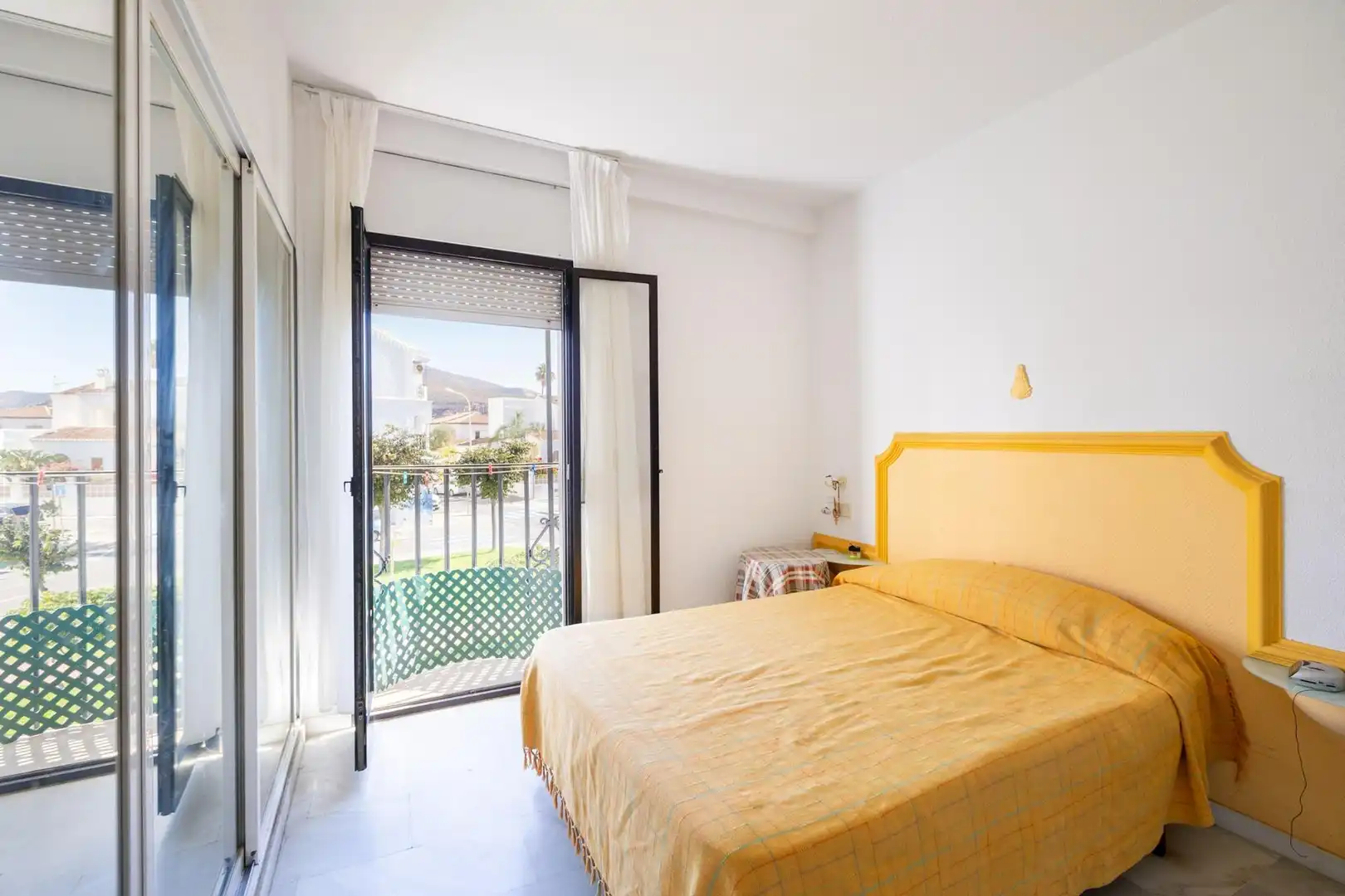 Schlafzimmer von Einfamilien-Reihenhaus zum Verkauf in Motril mit Klimaanlage, Möbliert und Balkon