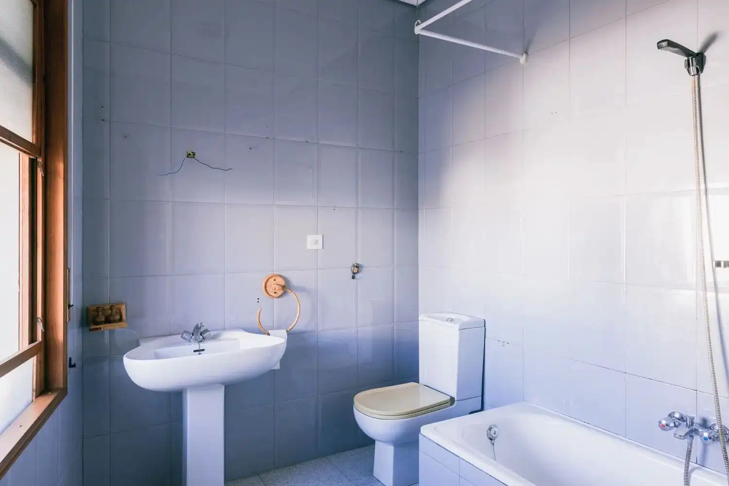 Bathroom of Houses for sale in Socuéllamos  with Air Conditioner, Terrace and Storage room