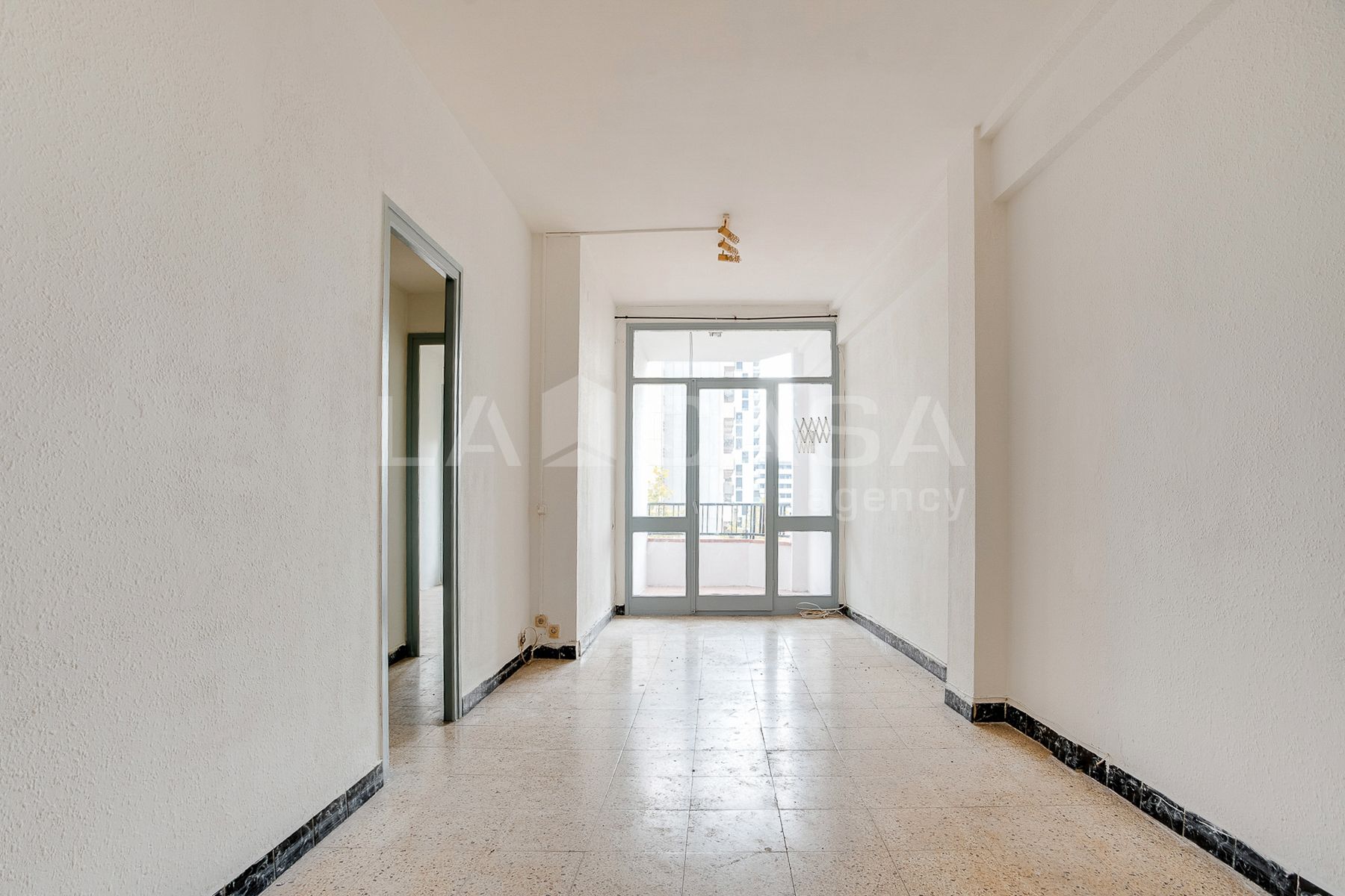 Piso en venta en  Barcelona Capital con Balcón