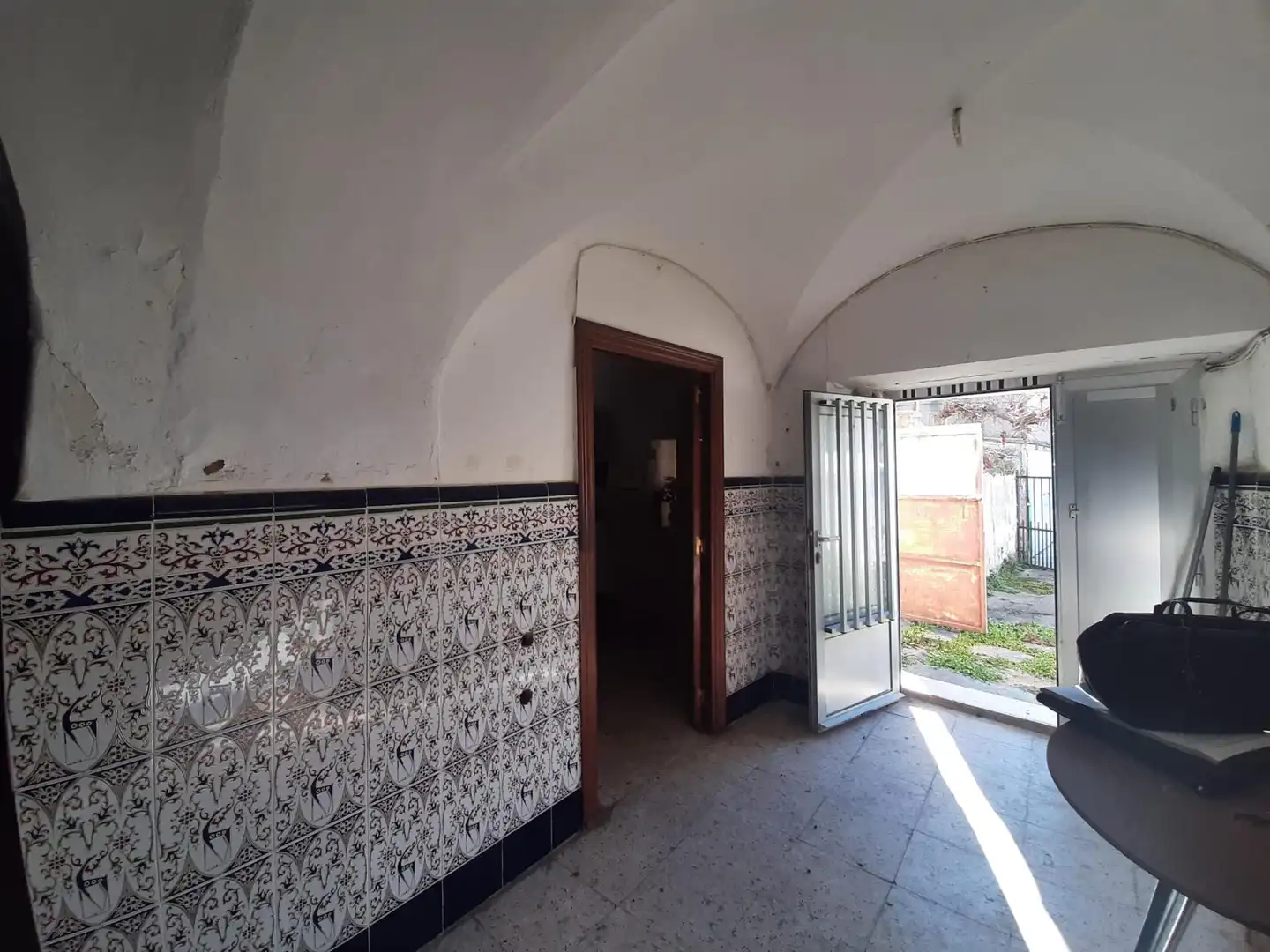 Houses for sale in Botija  with Private garden and Storage room