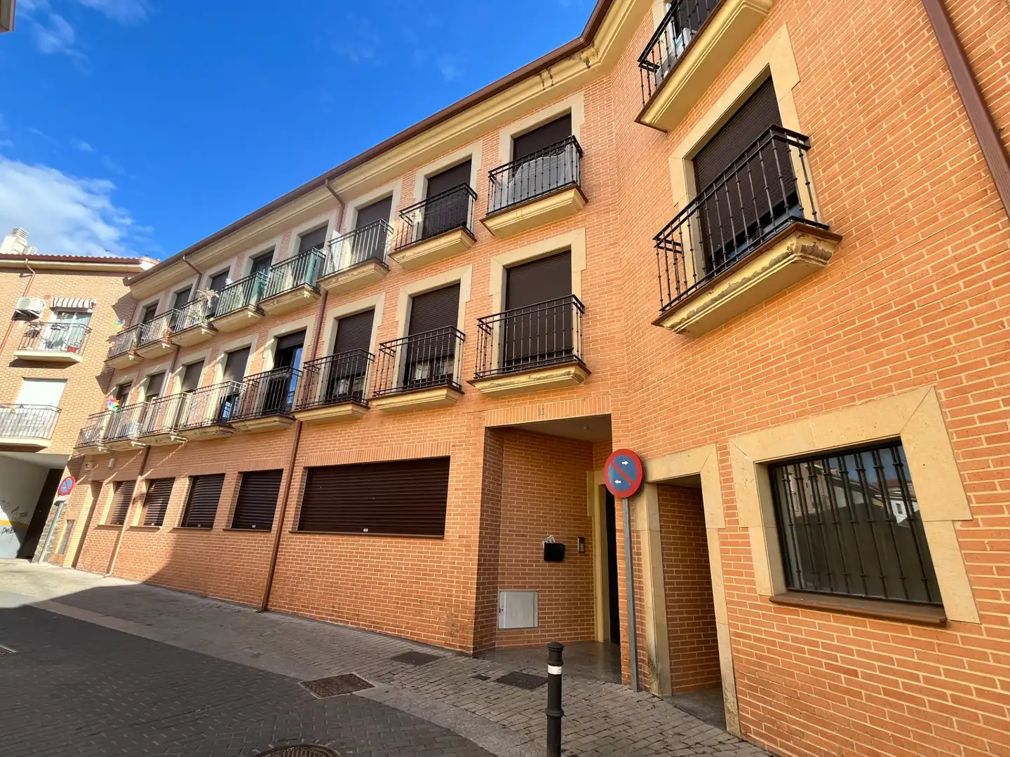 Vista exterior de Dúplex en venta en Illescas con Calefacción, Trastero y Balcón