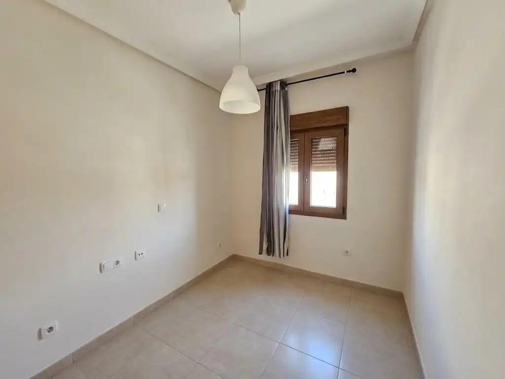 Habitación de Casa adosada de alquiler en Alcalá de Henares con Aire acondicionado y Jardín privado