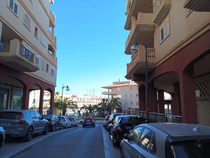 Außenansicht von Wohnung zum Verkauf in El Ejido mit Terrasse und Balkon