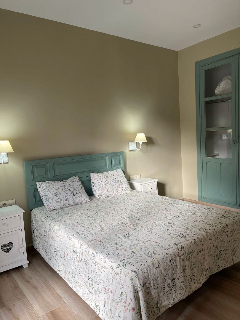 Bedroom of Flat to rent in Plasencia  with Air Conditioner, Heating and Furnished