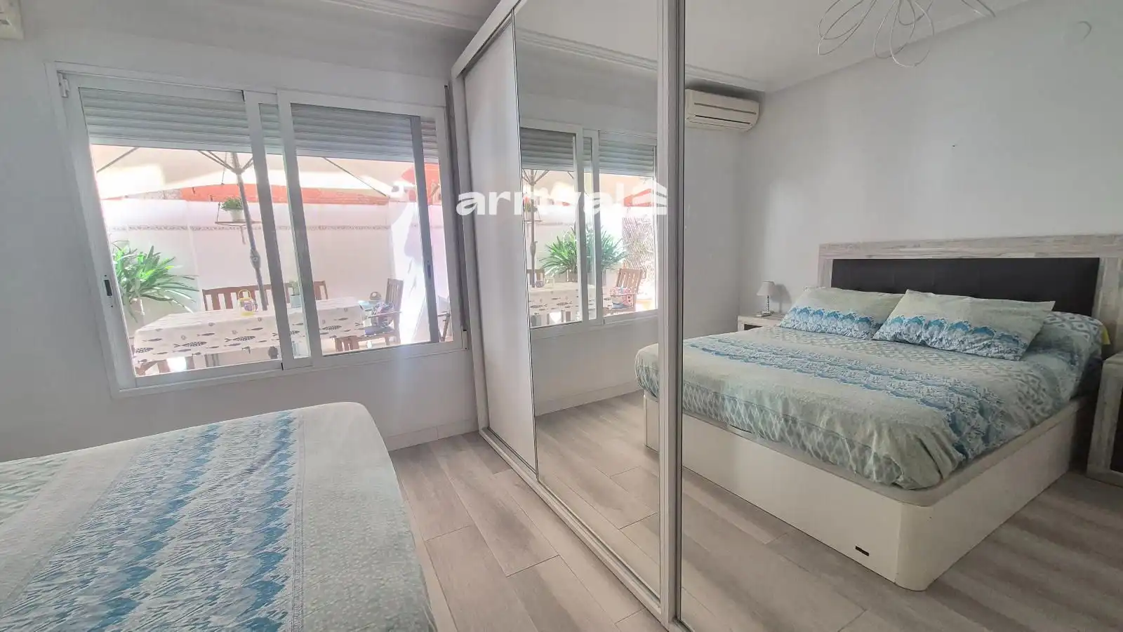 Schlafzimmer von Wohnung zur Miete in Valencia mit Klimaanlage, Heizung und Terrasse