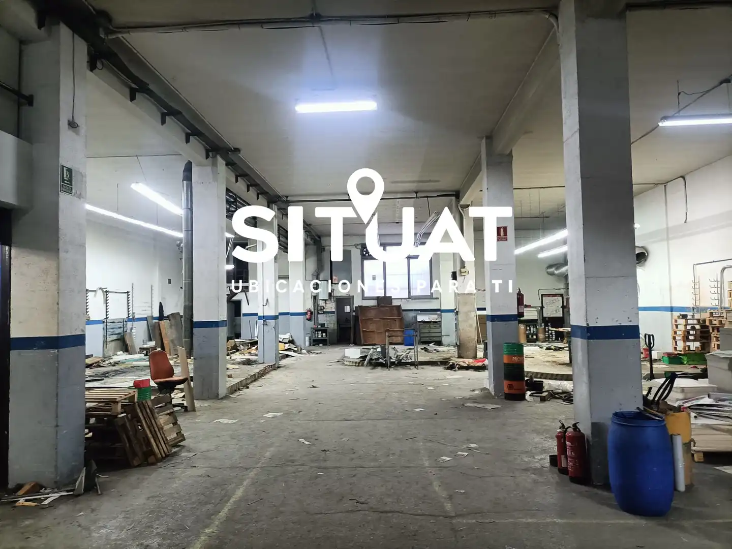 Industrial building with lift for sale in Carrer del Paraguai 12, imagen 28