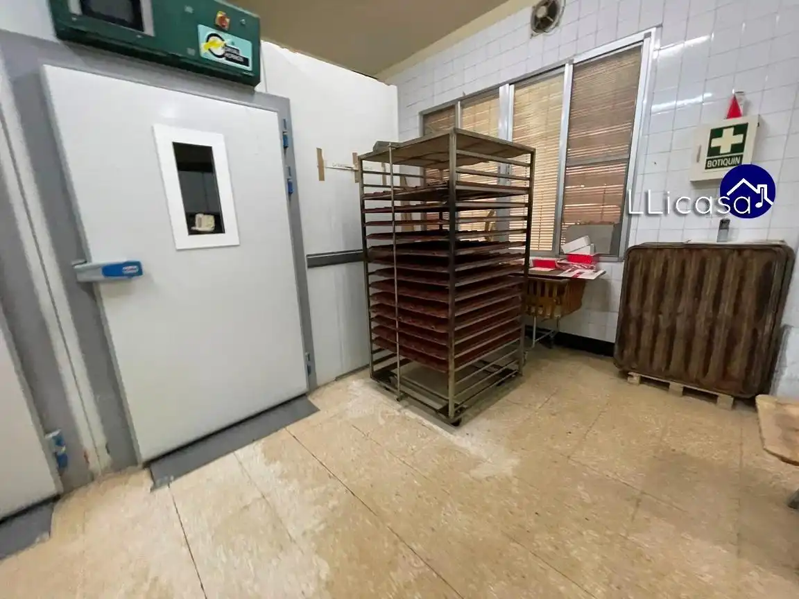 Commercial properties for sale in Pedralba