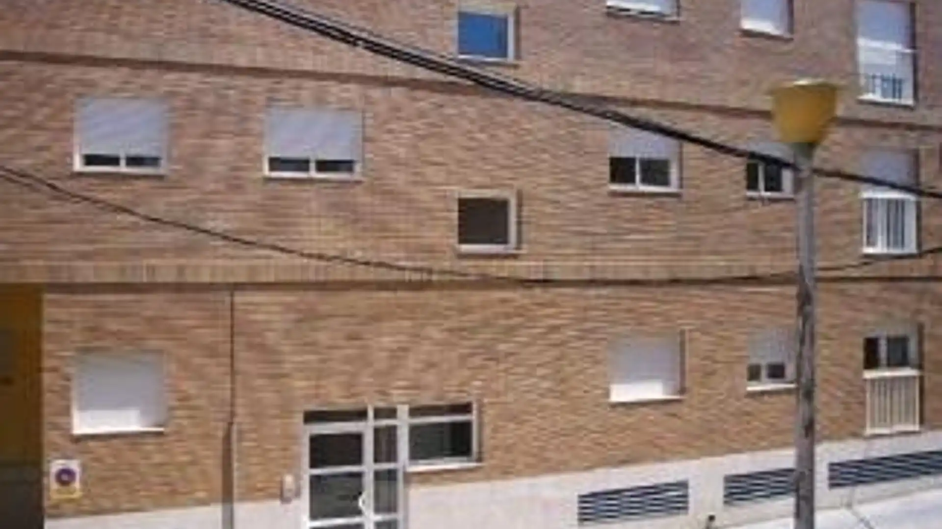 Vista exterior de Garatge en venda en Flix