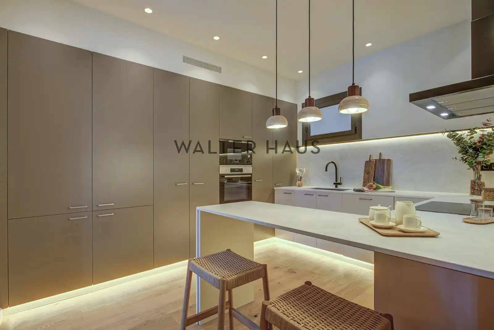 Cocina de Piso en venta en Barcelona con Aire acondicionado, Amueblado y Horno