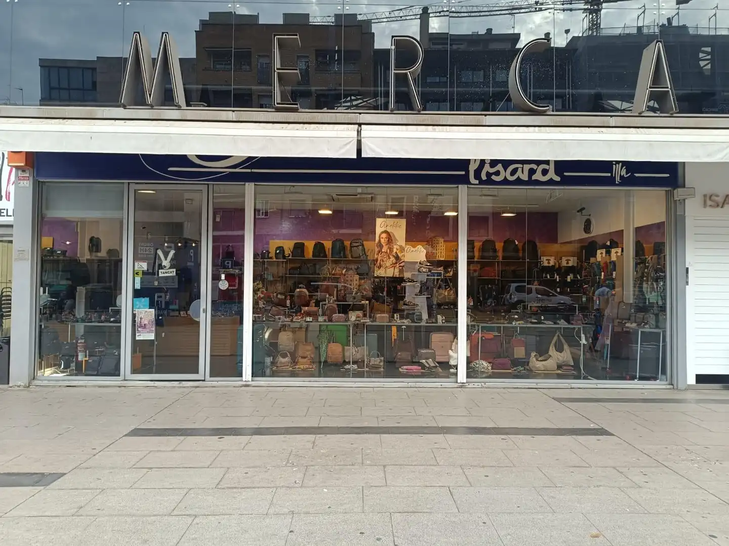 Local comercial en venda a Avenida LLIBERTAT, imagen 2