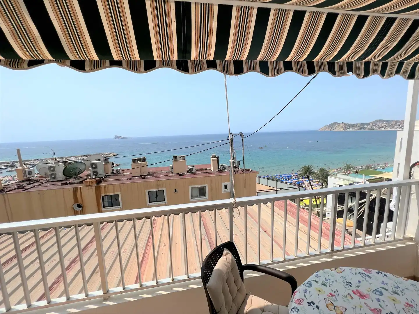 Vista exterior de Ático de alquiler en Benidorm con Terraza
