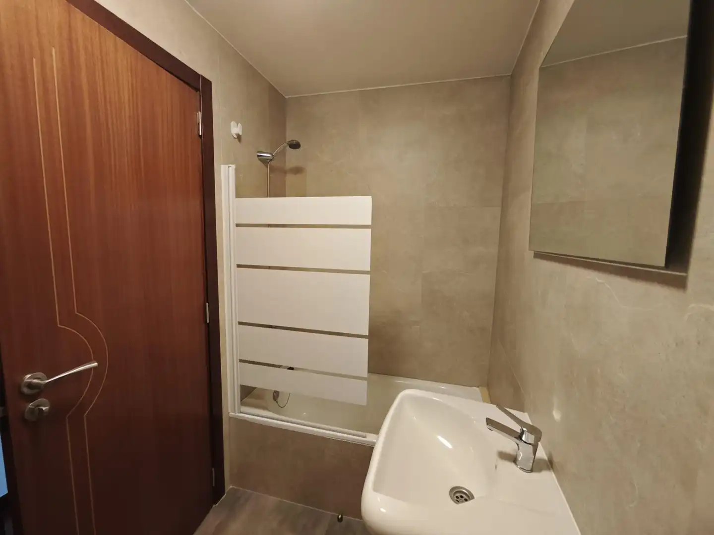 Badezimmer von Wohnung zur Miete in Arteixo mit Terrasse und Abstellraum