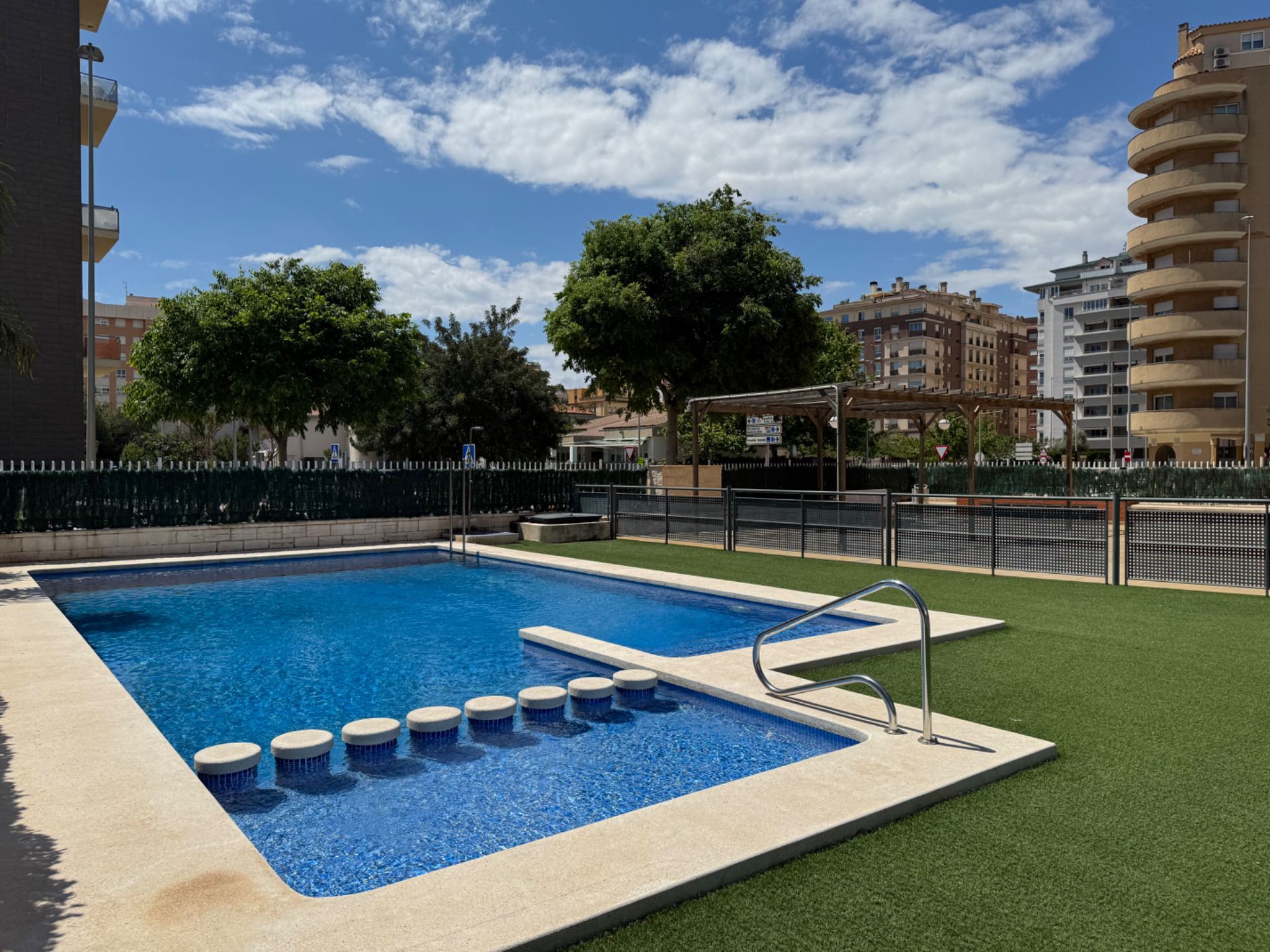 Piscina de Pis en venda en Castellón de la Plana / Castelló de la Plana amb Aire condicionat, Calefacció i Parquet