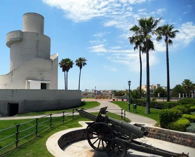 Vista exterior de Piso en venta en Torremolinos con Terraza y Piscina comunitaria