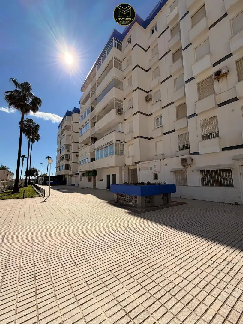 Flat with terrace for sale in Torrequebrada, imagen 8