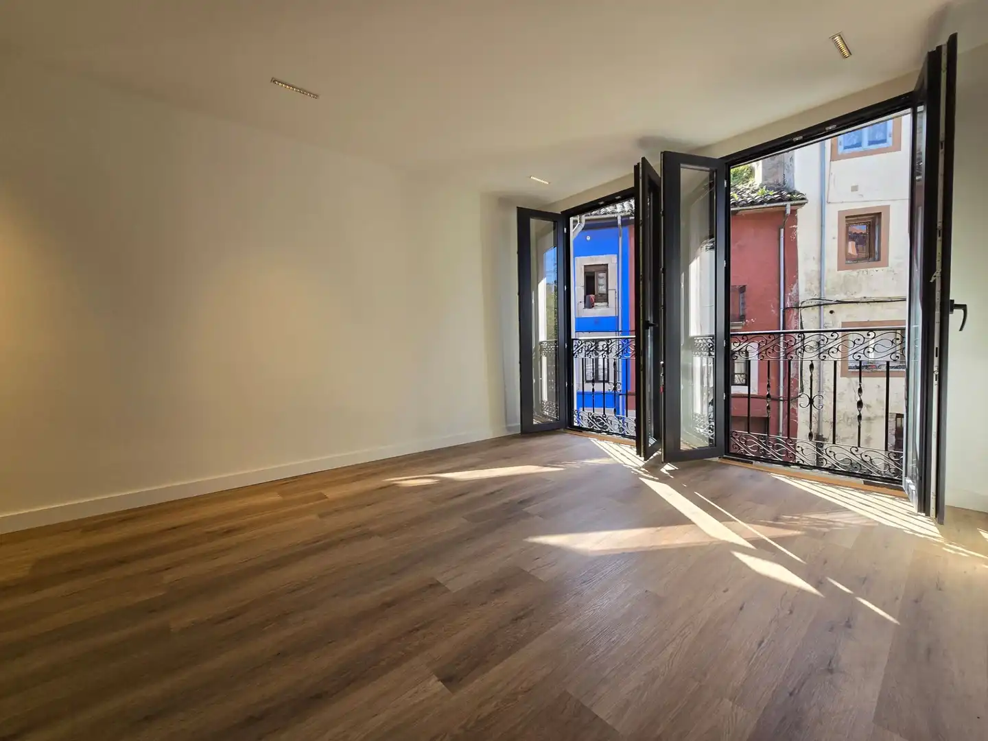 Bedroom of Flat for sale in Llanes