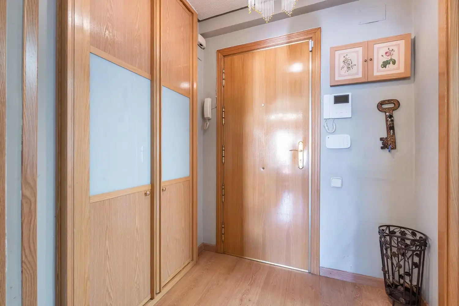 Flat for sale in Madrid  with Air Conditioner, Heating and Private garden
