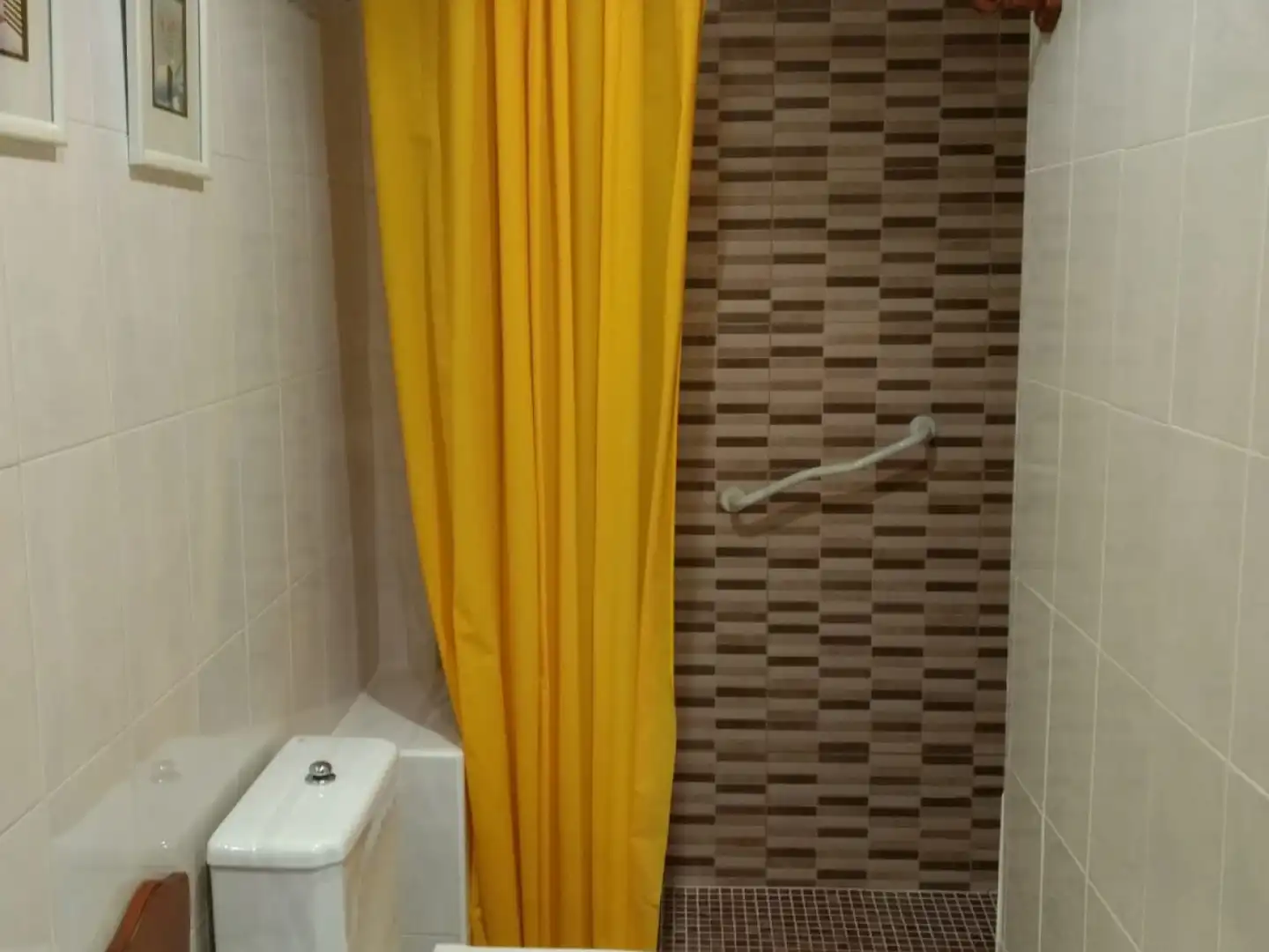 Bathroom of Apartments for rent in Murcia  with Air Conditioner, Furnished and Washing machine