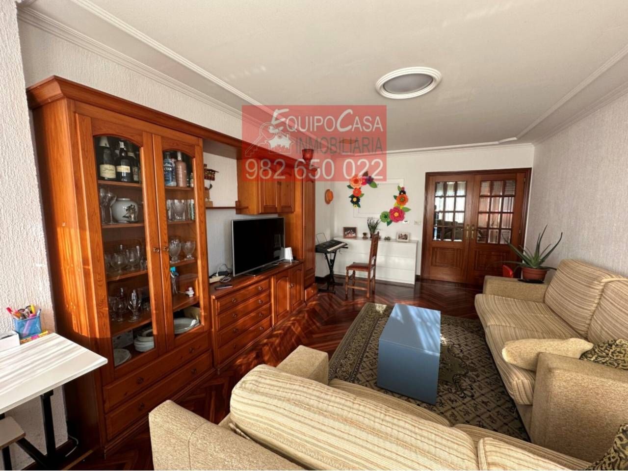 Sala d'estar de Pis en venda en Lugo Capital amb Calefacció, Parquet i Traster