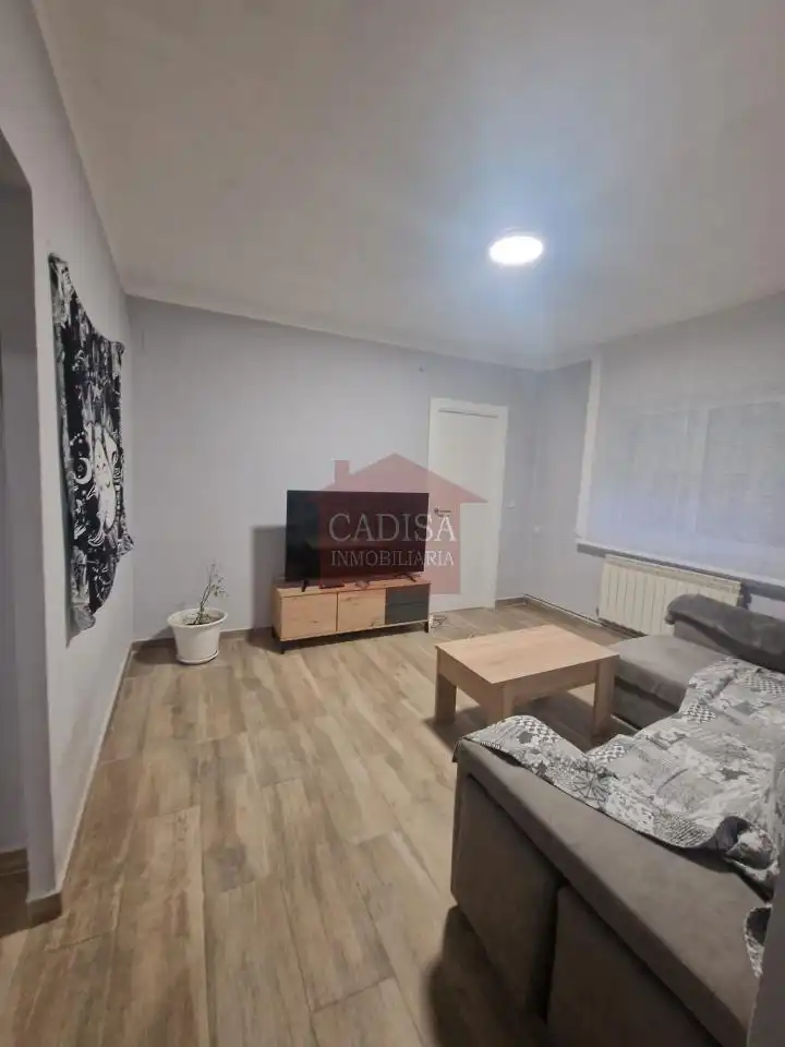 Living room of Flat for sale in Salamanca  with Heating and Furnished