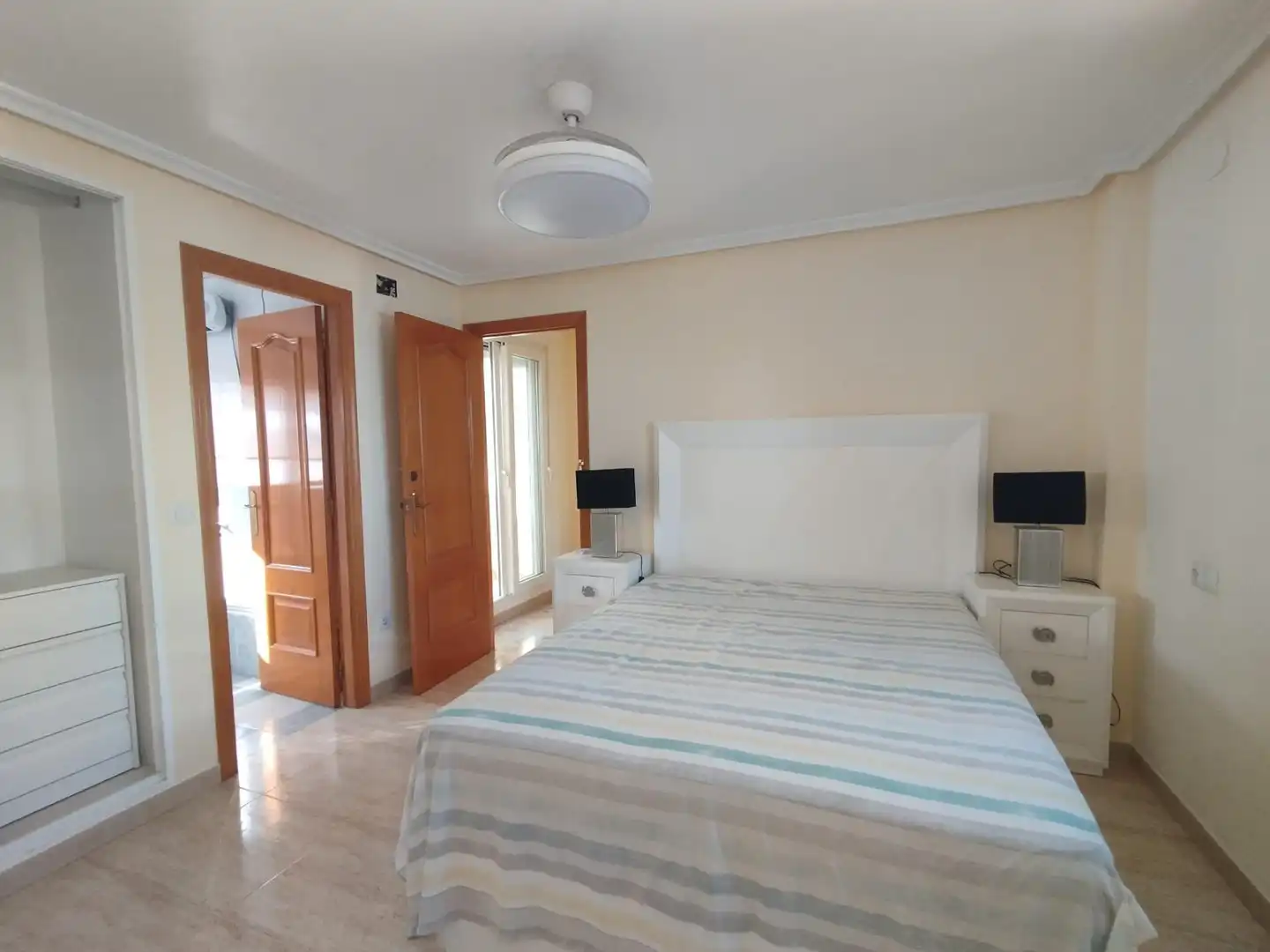 Habitación de Casa adosada en venta en Guardamar del Segura con Aire acondicionado, Calefacción y Amueblado