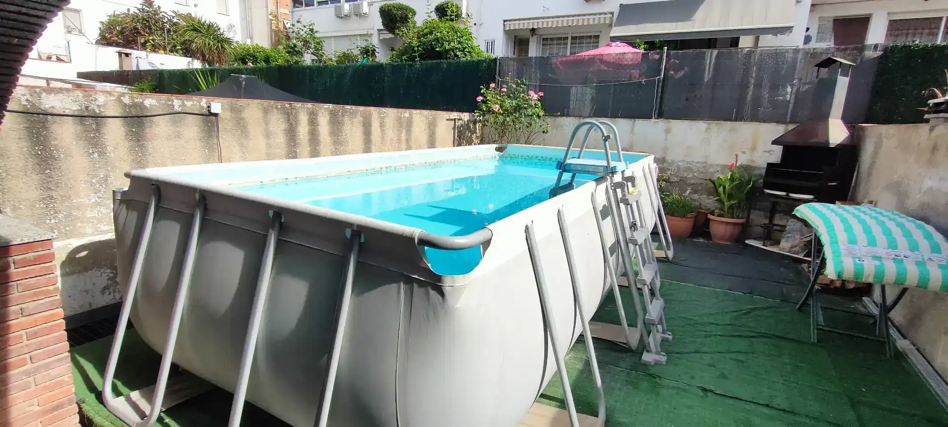 Piscina de Casa adosada en venta en Nord-est