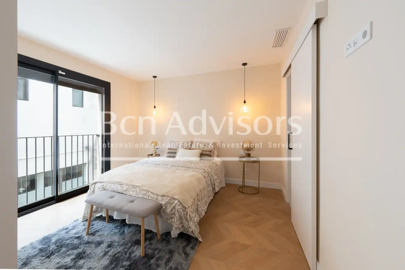 Bedroom of Flat for sale in Barcelona  with Air Conditioner, Heating and Parquet flooring