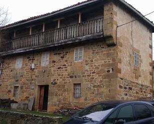 Vista exterior de Casa o xalet en venda en Valderredible amb Balcó