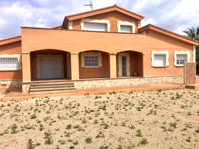 Casa-chalet en Venta en Carrer Escorpí en Roda de Berà