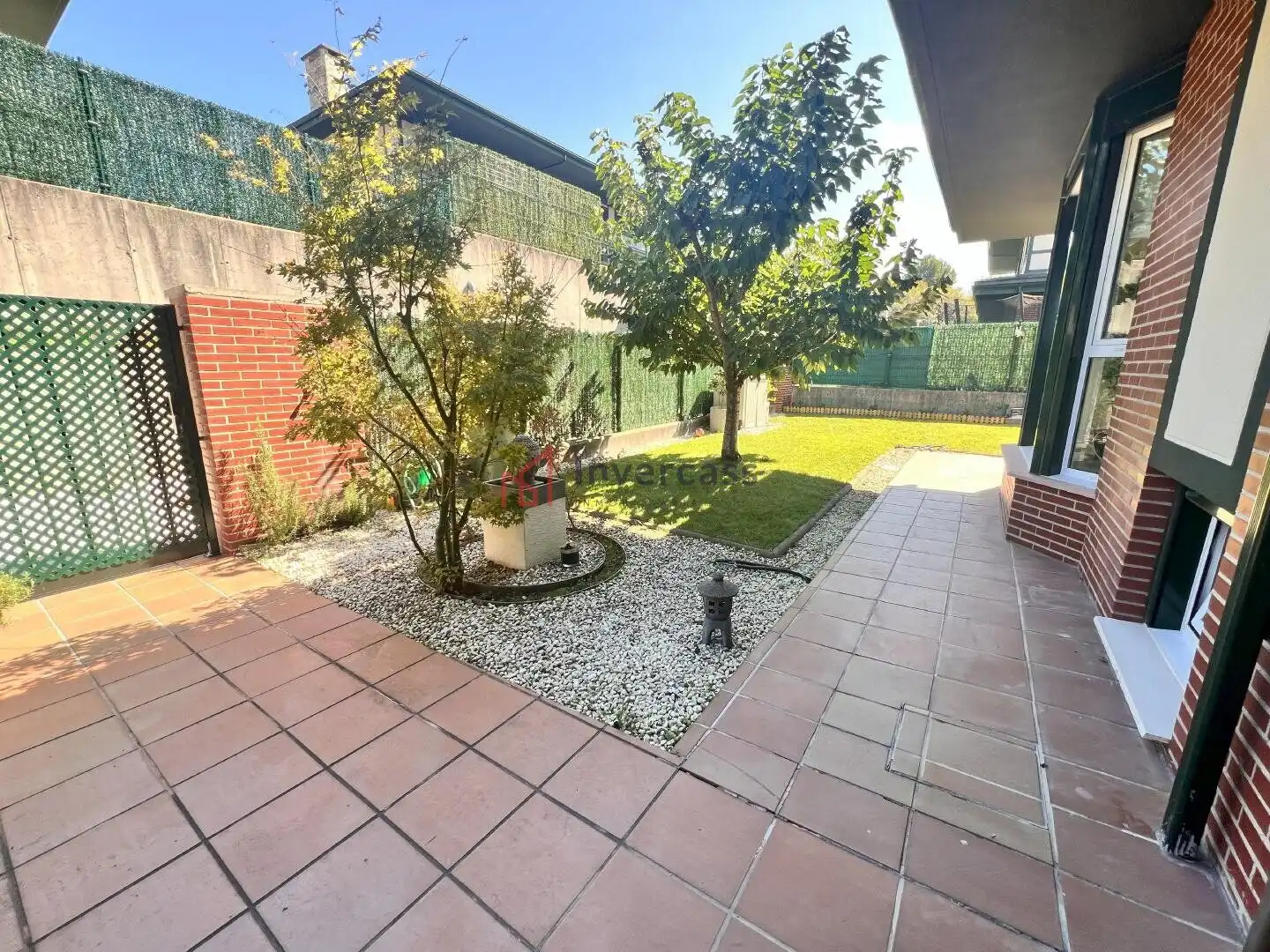 Jardín de Casa adosada en venta en Castro-Urdiales con Jardín privado, Trastero y Piscina comunitaria