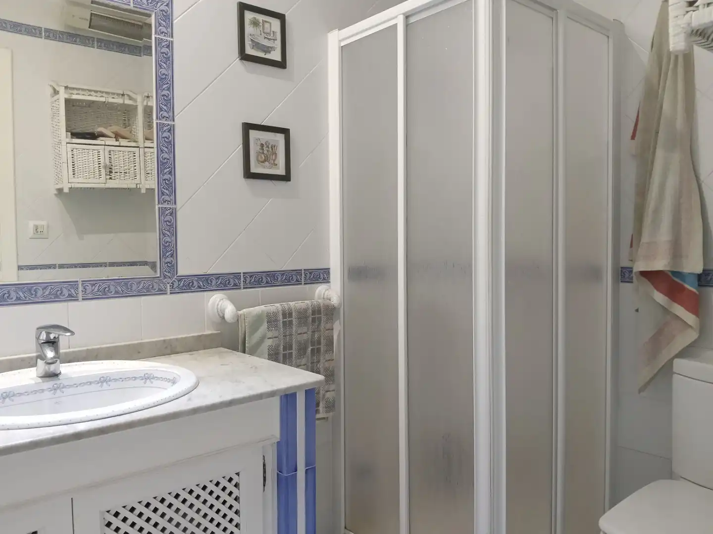 Bathroom of Flat for rent in Almendralejo  with Air Conditioner, Heating and Parquet flooring