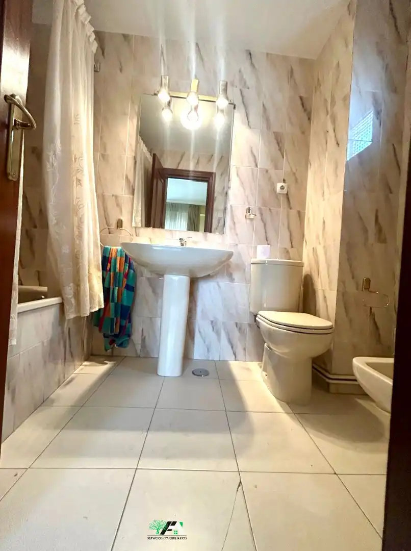 Baño de Piso en venta en Ibros con Calefacción