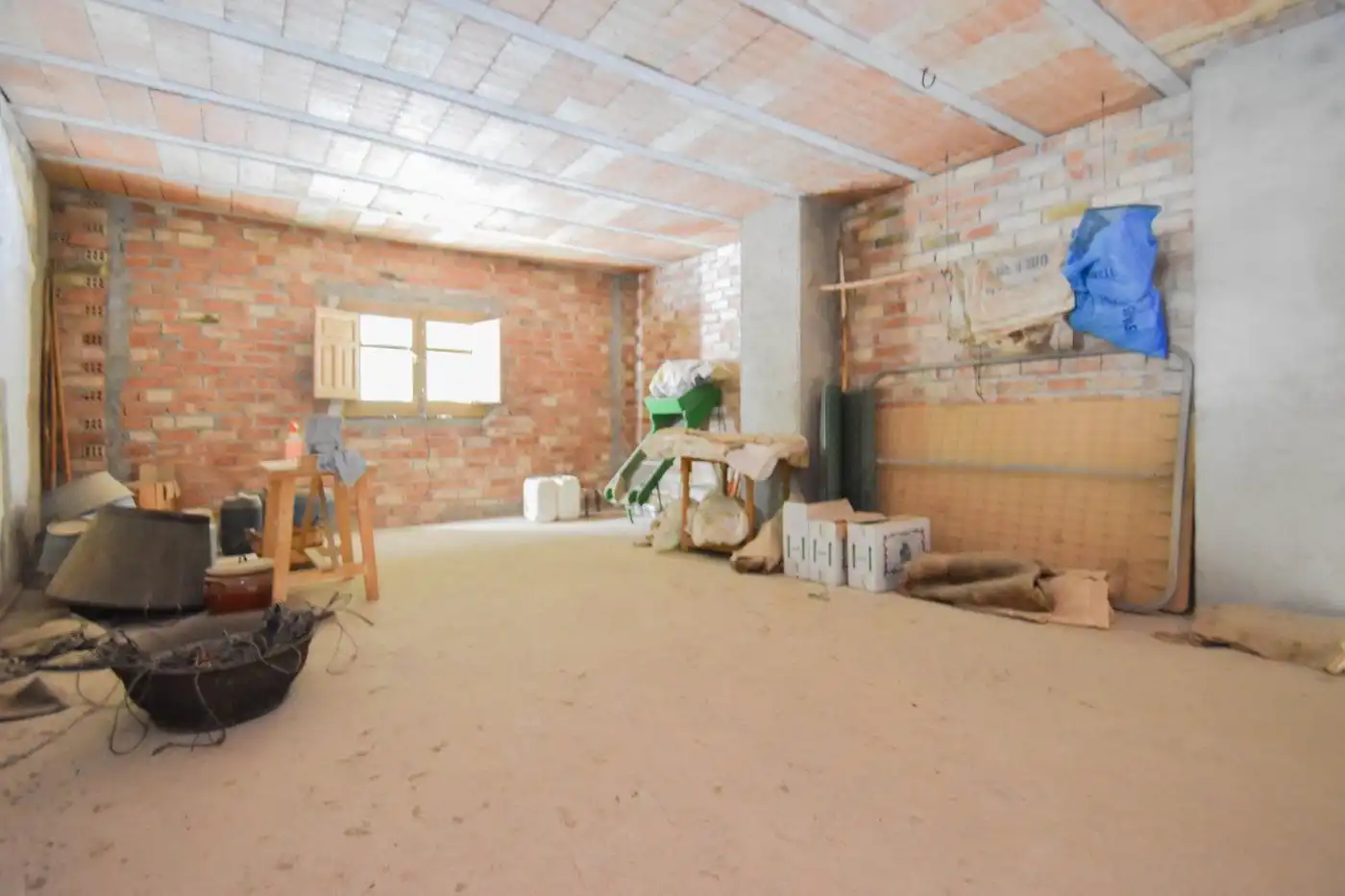Garage for sale in Colomera