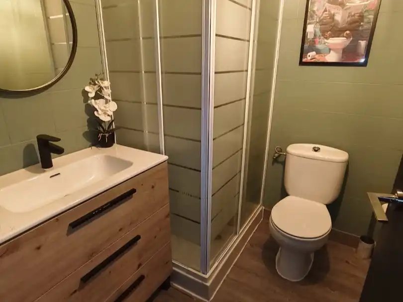 Bathroom of Houses for sale in Casarrubuelos, Madrid
