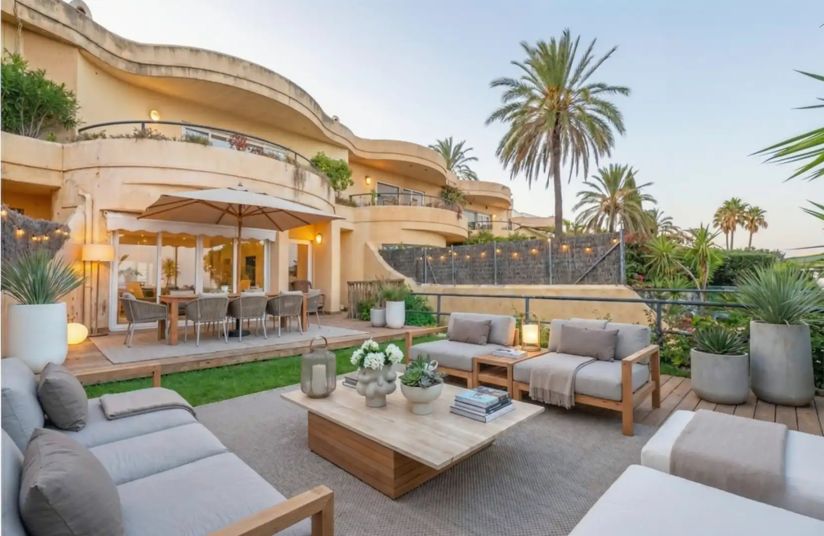 Casa con terraza en venta en Vallpineda - Santa Bárbara