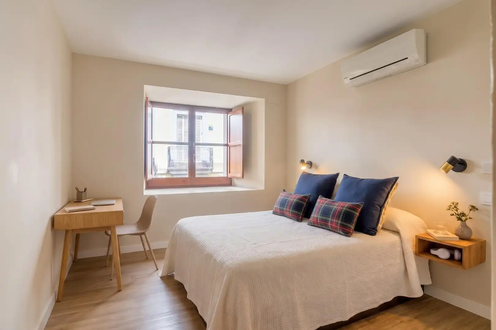 Schlafzimmer von Wohnung zum Verkauf in Sevilla mit Klimaanlage, Heizung und Möbliert
