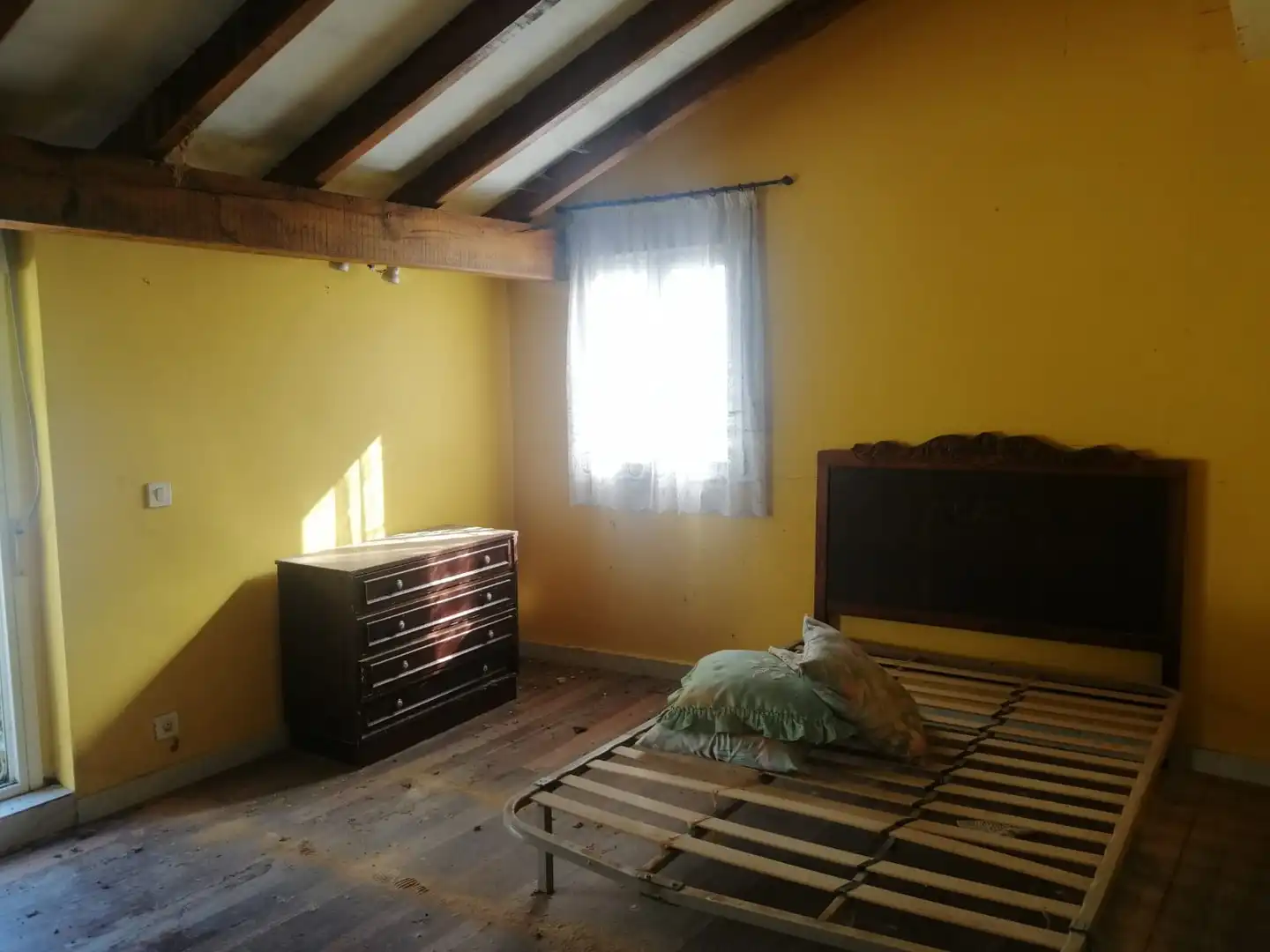 Habitación de Casa adosada en venta en Ampuero con Terraza, Trastero y Balcón
