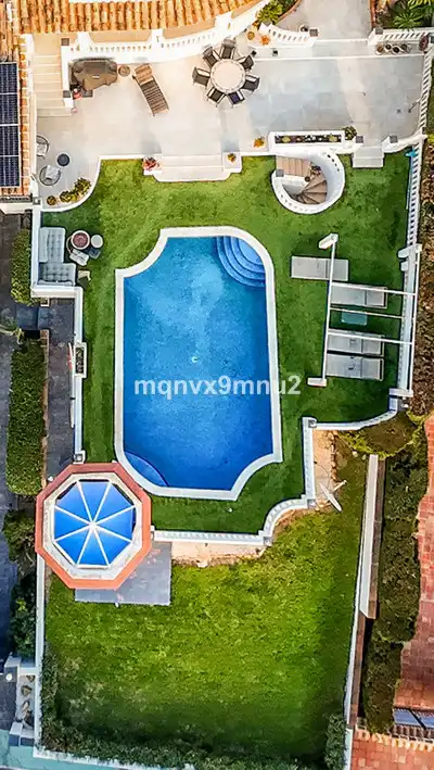 Chalet con piscina en venta en El Faro de Calaburra - Chaparral, imagen 4