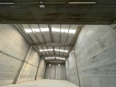 Nau industrial de lloguer a Can Vinyals