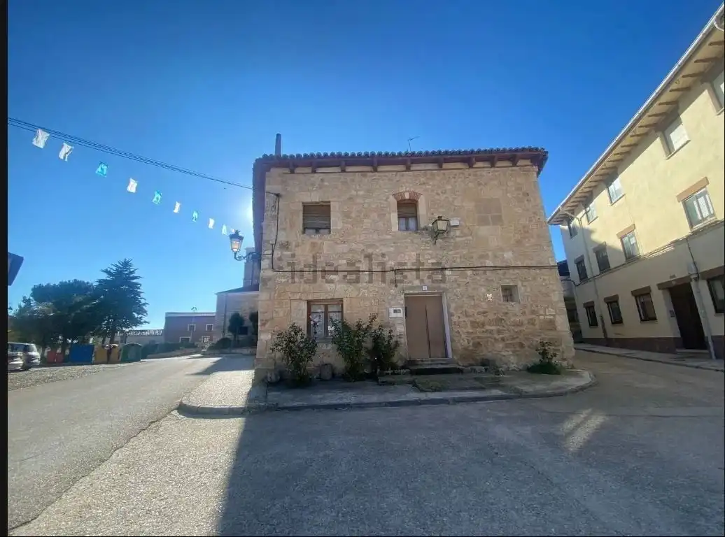 Vista exterior de Casa o chalet en venta en Palenzuela con Jardín privado, Amueblado y Alarma