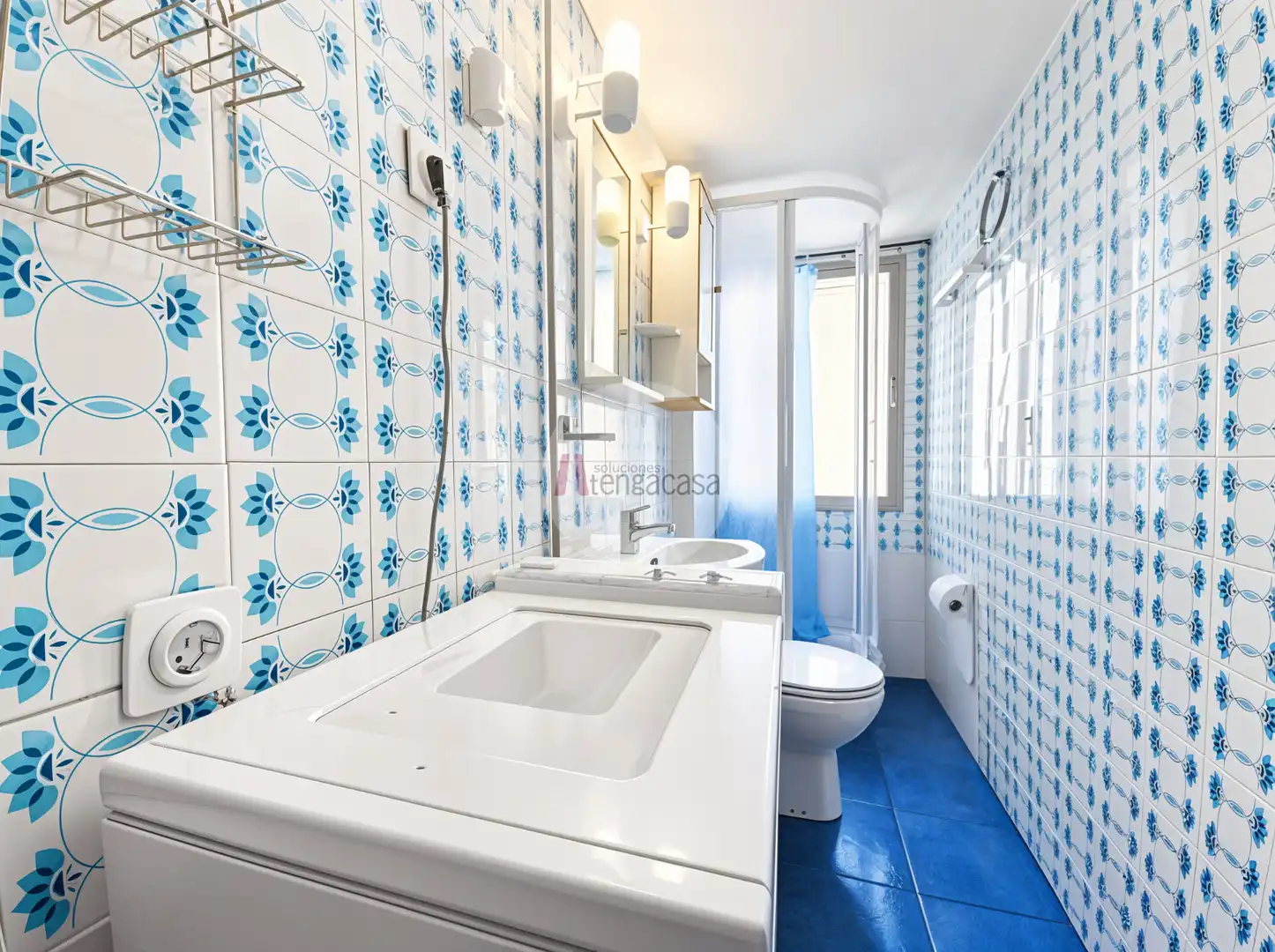 Bathroom of Flat for sale in Madrid  with Air Conditioner, Heating and Terrace