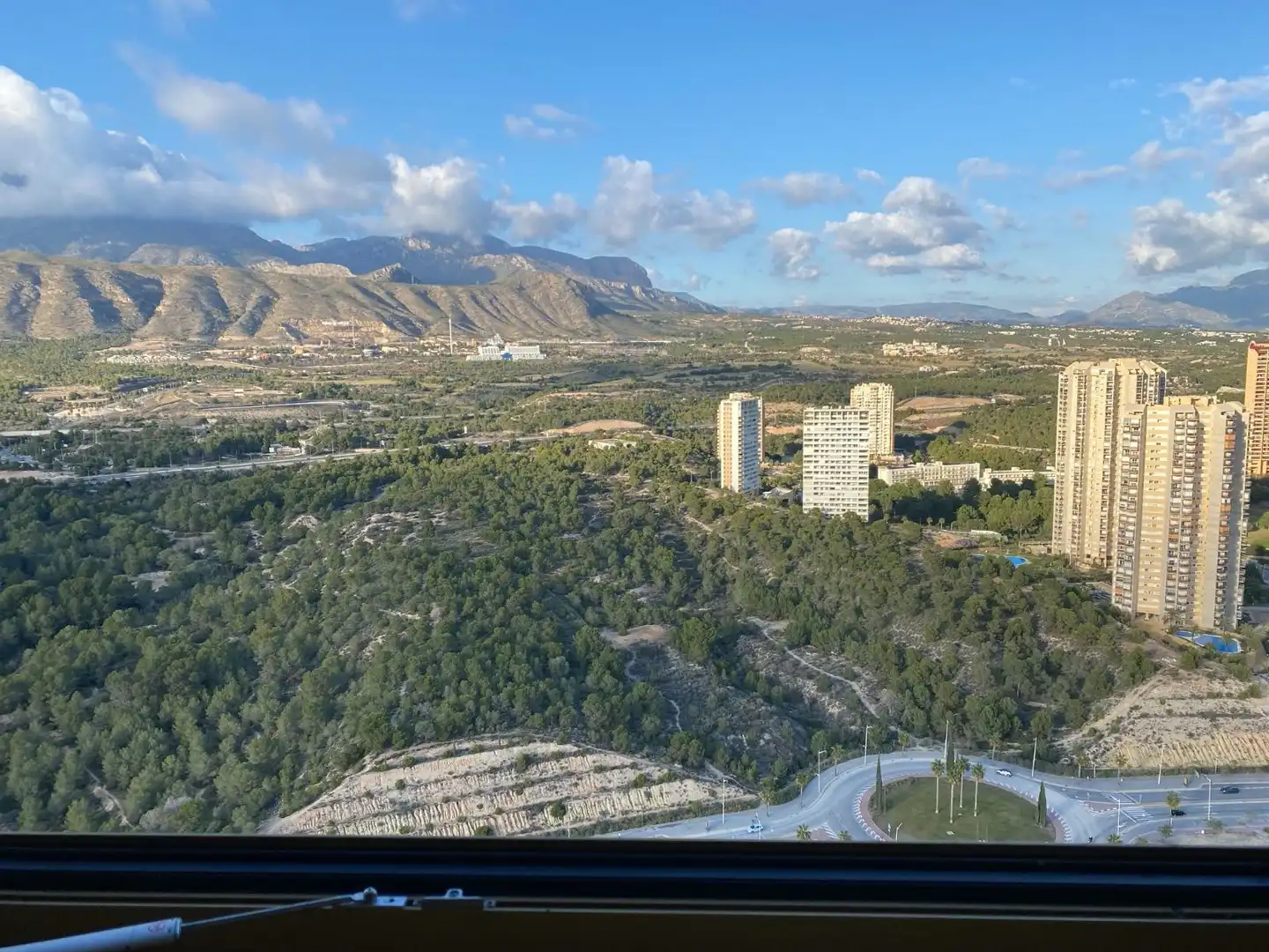 Vista exterior de Apartamento de alquiler en Benidorm con Aire acondicionado, Terraza y Amueblado