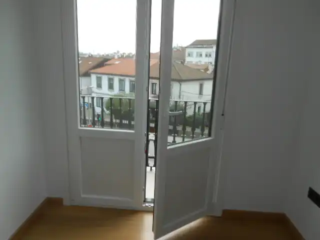 Terrassa de Pis de lloguer en Santiago de Compostela  amb Calefacció, Moblat i Forn