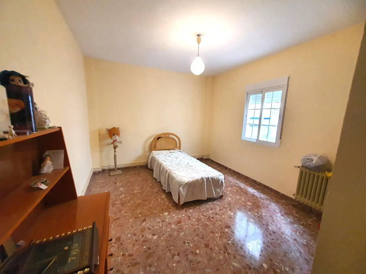 Habitación de Piso en venta en Quesada con Calefacción y Terraza