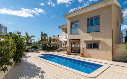 Vista exterior de Casa o xalet en venda en Sitges amb Calefacció, Jardí privat i Terrassa